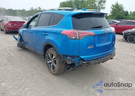 2017 Toyota Rav4 Xle z USA, uszkodzony, nr VIN 2T3RFREV8HW646845